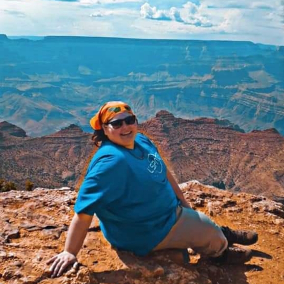 Meet your Posher, Elaine - Picture 5 of 5